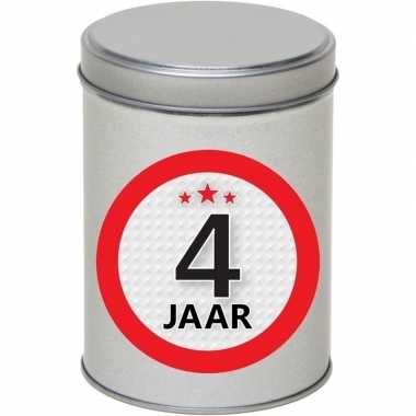 Metalen zilver rond blikje cadeauverpakking 13 cm met 4 jaar sticker