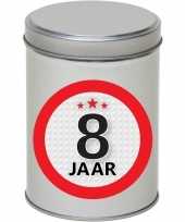 Metalen zilver rond blikje cadeauverpakking 13 cm met 8 jaar sticker